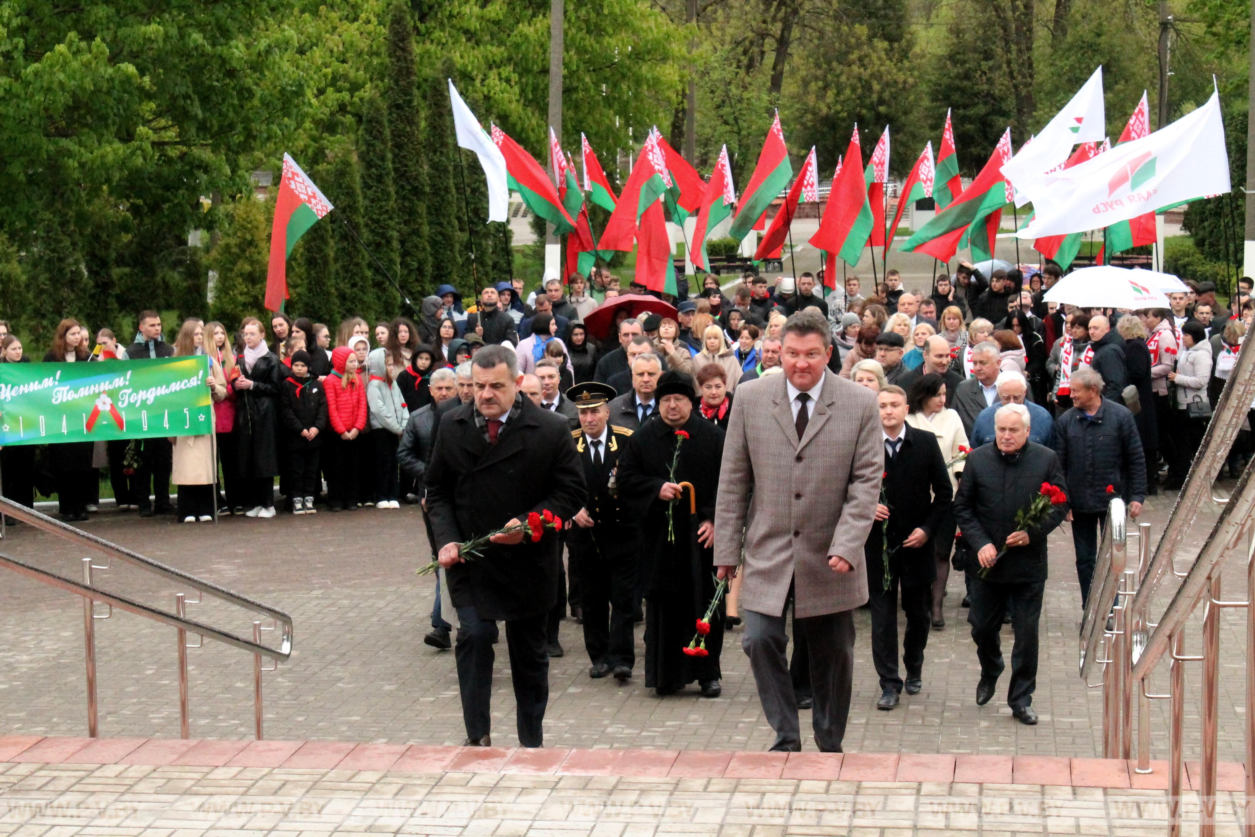 В год 80-летия освобождения Беларуси от немецко-фашистских захватчиков в Пинске заложили аллею победителей