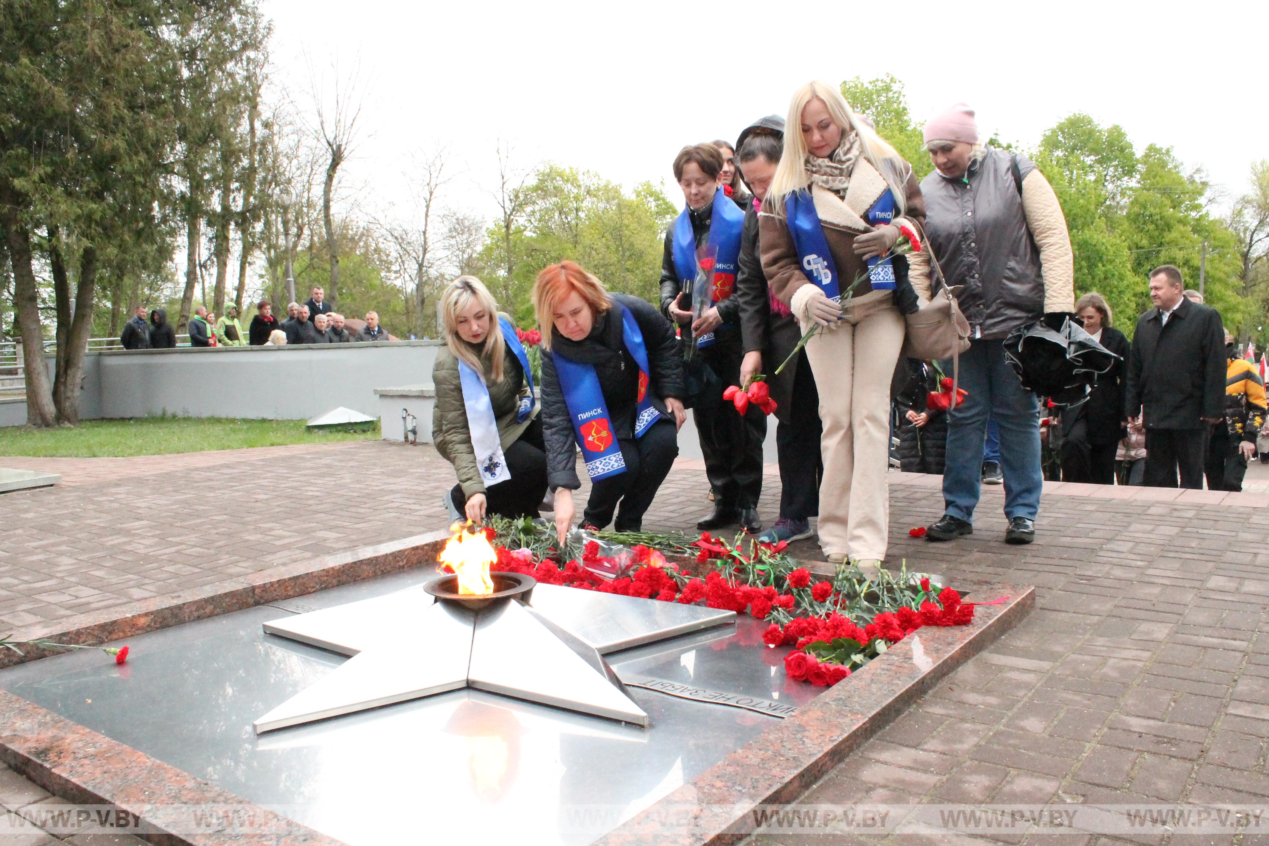 В год 80-летия освобождения Беларуси от немецко-фашистских захватчиков в Пинске заложили аллею победителей