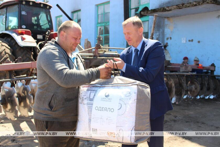 Лучшие работники ОАО «Лыще» получили подарки от профсоюзов