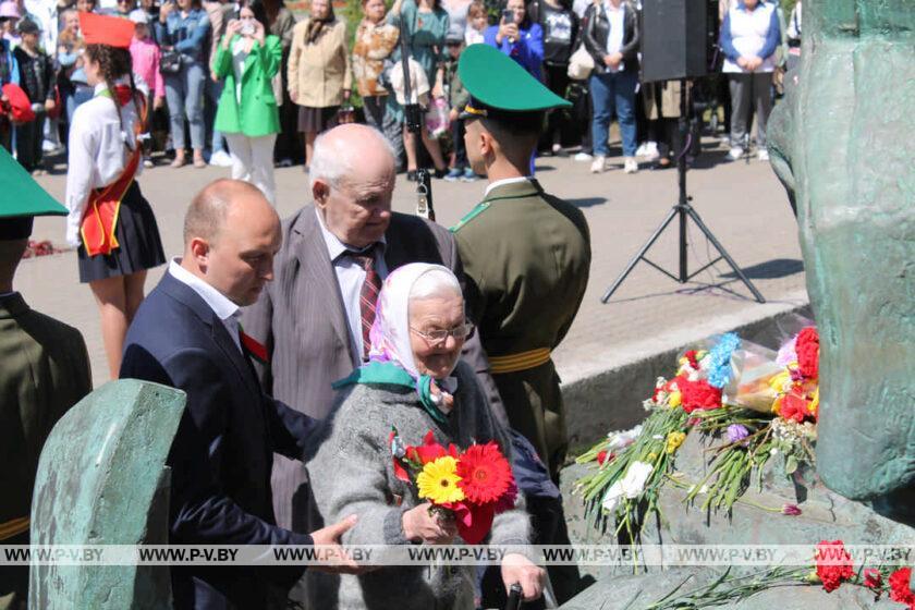 Празднование Дня Победы у Памятника партизанам в Пинске