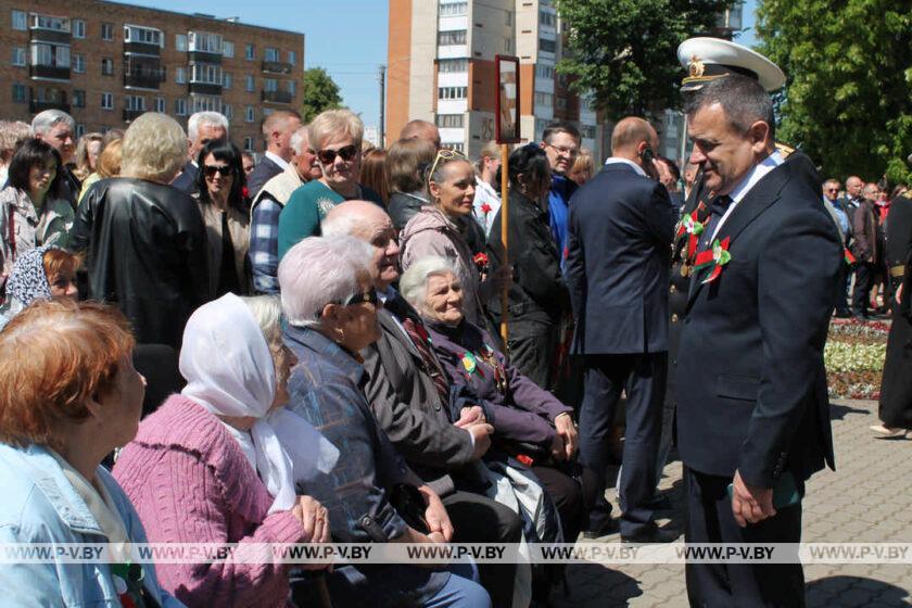 Празднование Дня Победы у Памятника партизанам в Пинске