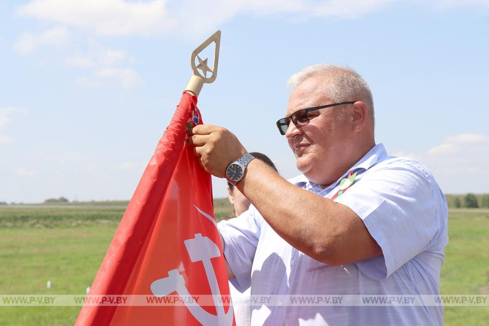 У памятника первому партизанскому бою открыли QR-код. Акцию инициировала рабочая молодежь У памятника первому партизанскому бою открыли QR-код. Акцию инициировала рабочая молодежь