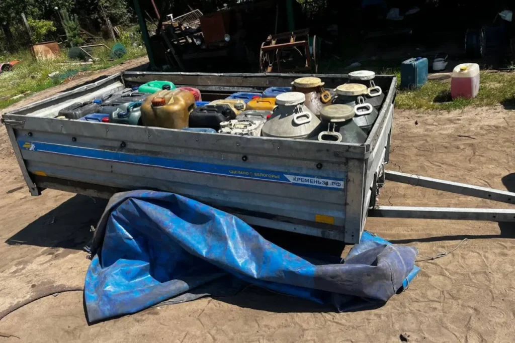 В Пинске два работника слили более 1400 килограмм печного топлива