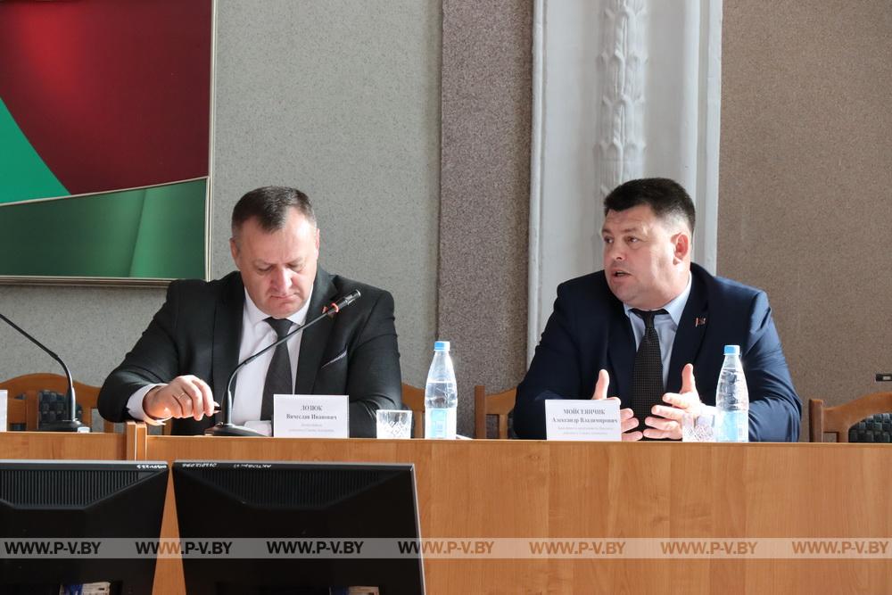 В Пинском райсовете депутатов обсудили качество медобслуживания В Пинском райсовете депутатов обсудили качество медобслуживания
