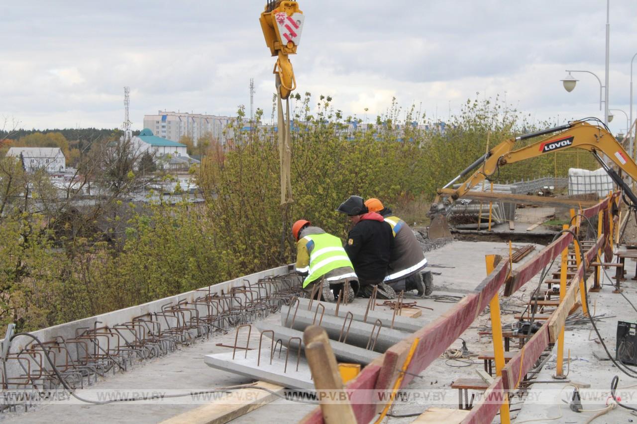 Уложатся ли в срок мостостроители? 