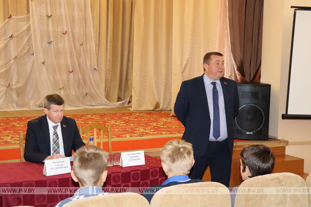 Глава Госкомитета по науке и технологиям встретился с коллективом ОАО «Валище» Глава Госкомитета по науке и технологиям встретился с коллективом ОАО «Валище»