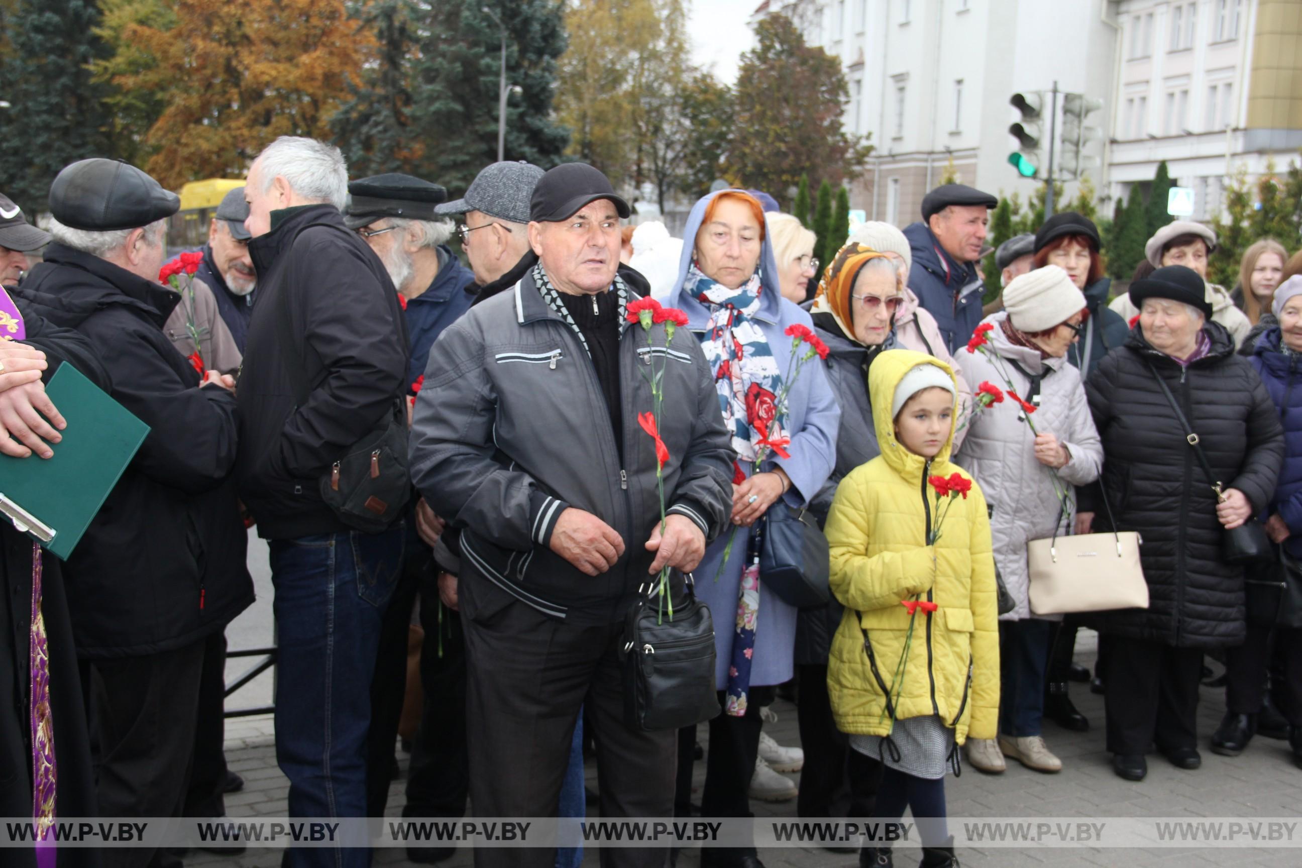 В Пинске открыт новый памятник жертвам нацизма
