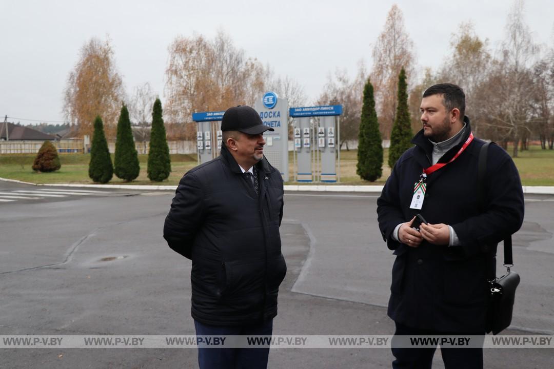 Экскурсия в ЗАО «Амкодор-Пинск» организовали для белорусских блогеров