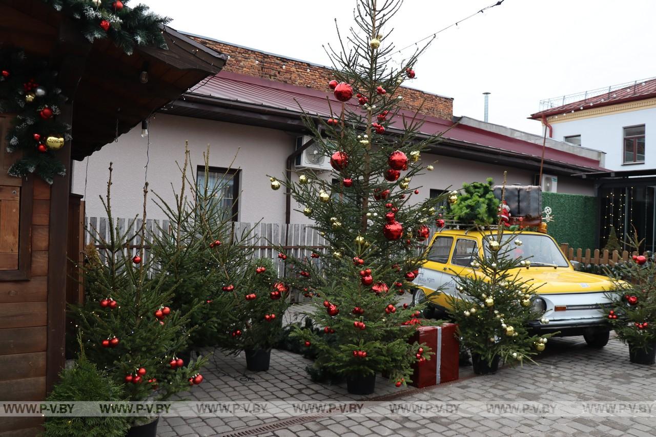 На улицах нашего города началась подготовка к Новому году