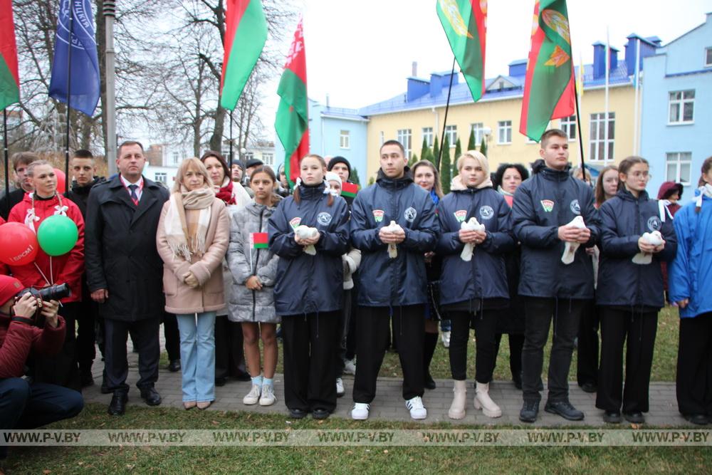 В Пинске ярко открыли новый мурал «Будущее Беларуси в твоих руках»