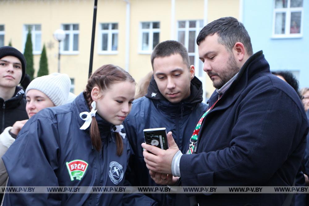 В Пинске ярко открыли новый мурал «Будущее Беларуси в твоих руках»