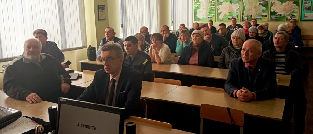 Работникам Пинского автопарка рассказали, как помочь инвалиду в общественном транспорте Работникам Пинского автопарка рассказали, как помочь инвалиду в общественном транспорте