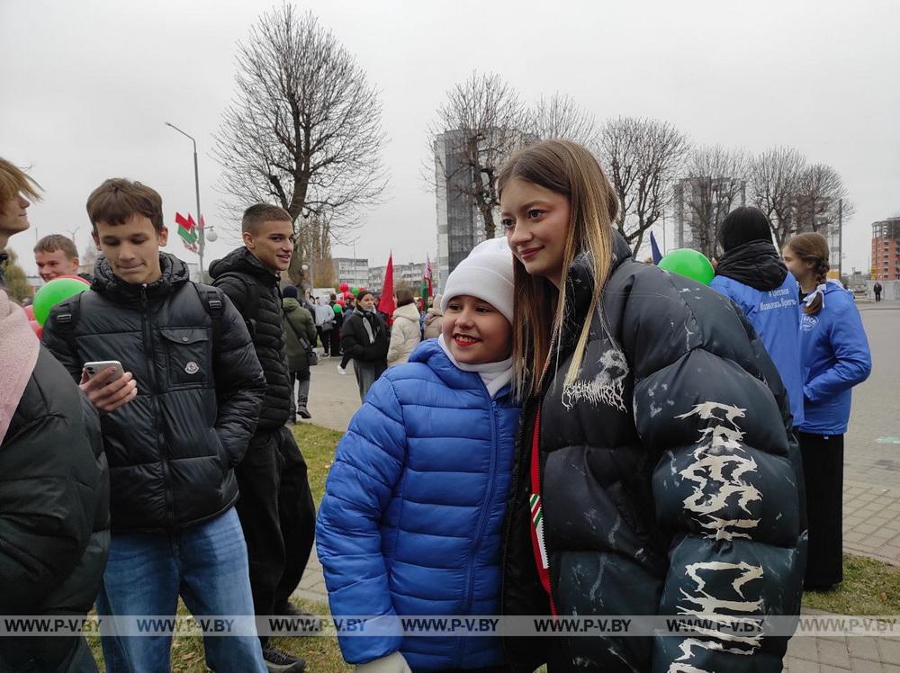 В Пинске ярко открыли новый мурал «Будущее Беларуси в твоих руках»