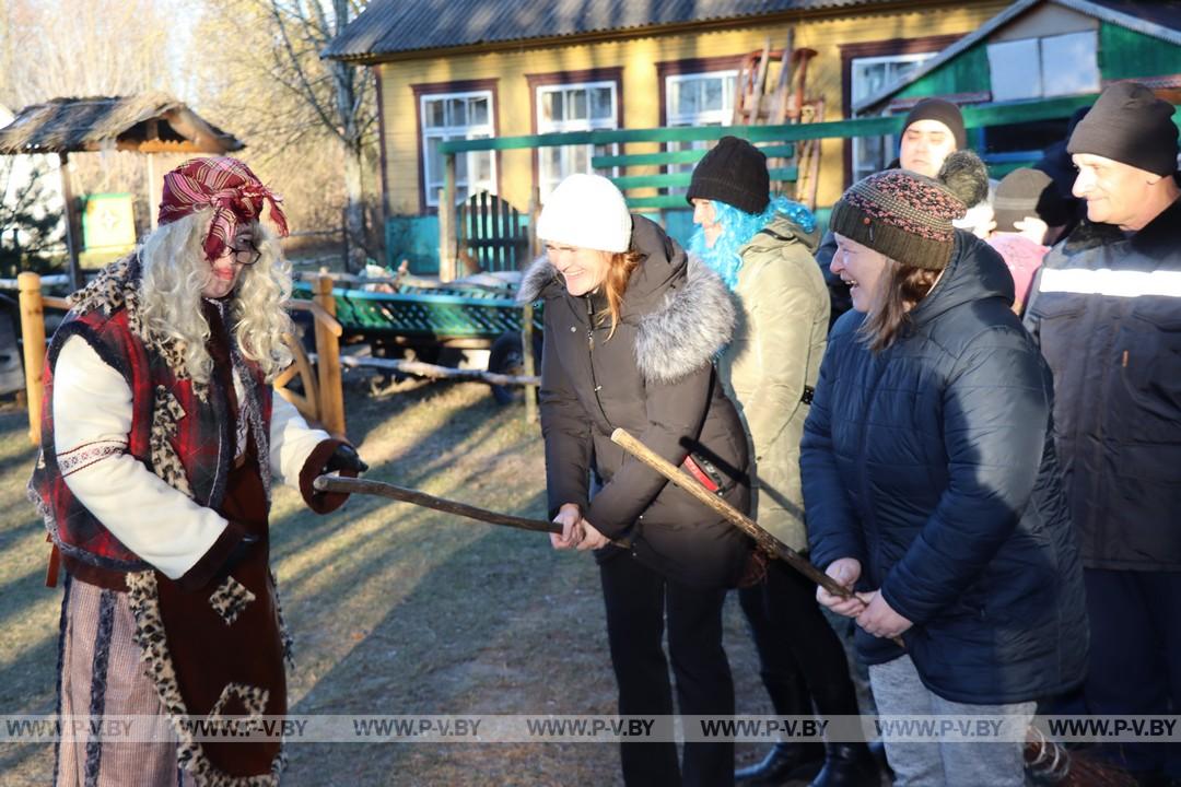 Зюзя, Хапун, Зазовка и другие сказочные персонажи ждут в полесской резиденции Деда Мороза