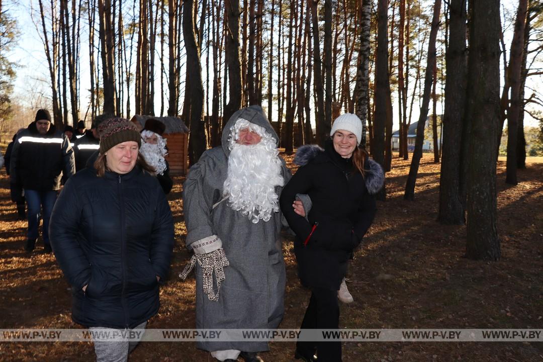 Зюзя, Хапун, Зазовка и другие сказочные персонажи ждут в полесской резиденции Деда Мороза