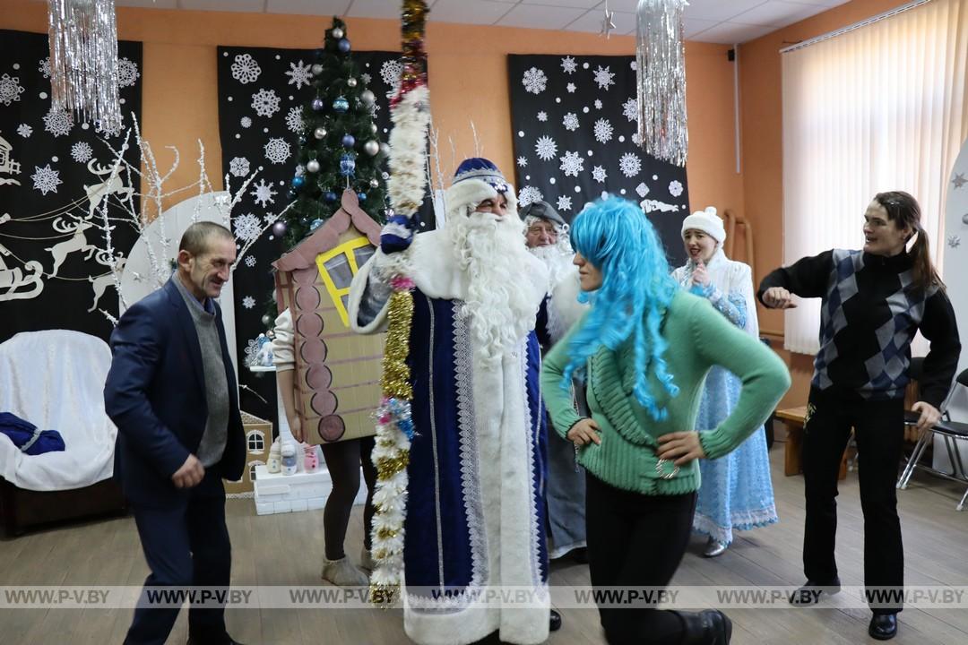 Зюзя, Хапун, Зазовка и другие сказочные персонажи ждут в полесской резиденции Деда Мороза