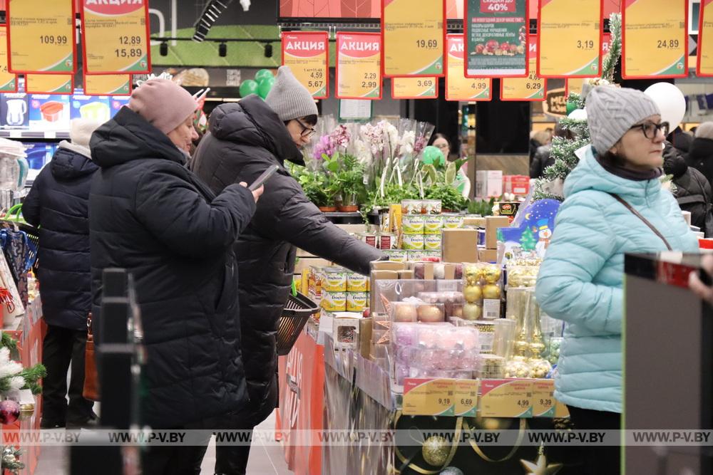 В Пинске сегодня торжественно открыли торгово-развлекательный центр «Пина Парк»