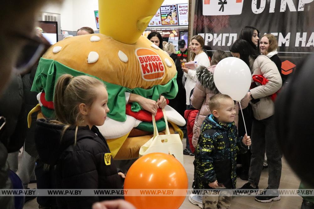 В Пинске сегодня торжественно открыли торгово-развлекательный центр «Пина Парк»