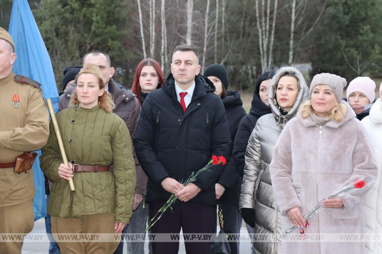 В Пинском районе почтили память трагически погибшего 80 лет назад прокурора Виктора Морозова