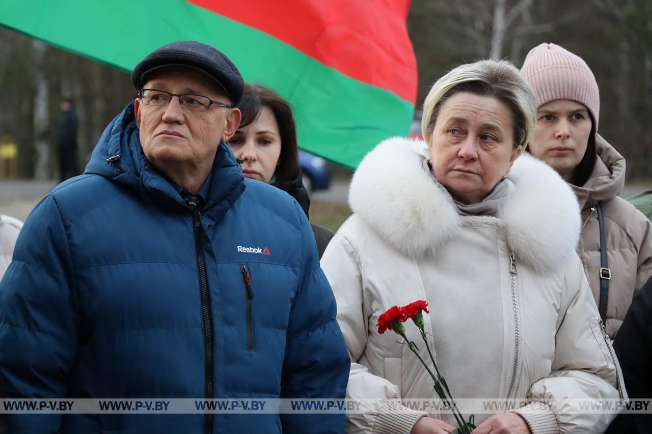 В Пинском районе почтили память трагически погибшего 80 лет назад прокурора Виктора Морозова