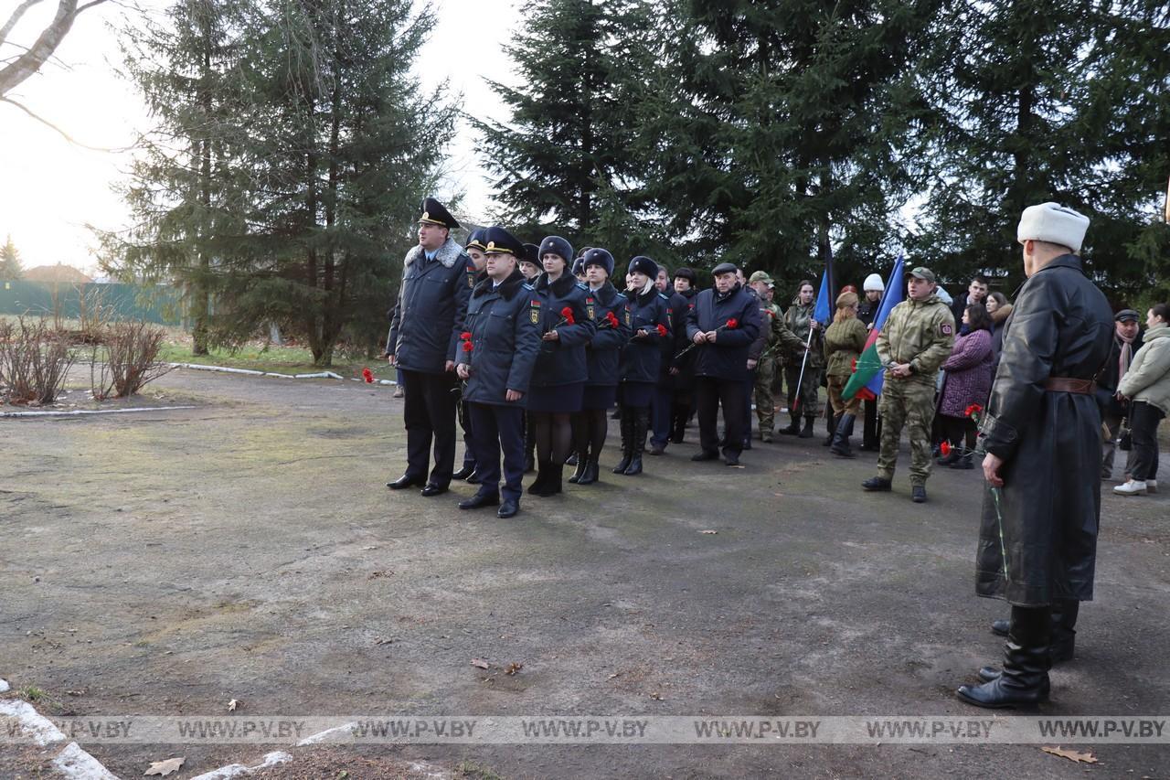 В Пинском районе почтили память трагически погибшего 80 лет назад прокурора Виктора Морозова