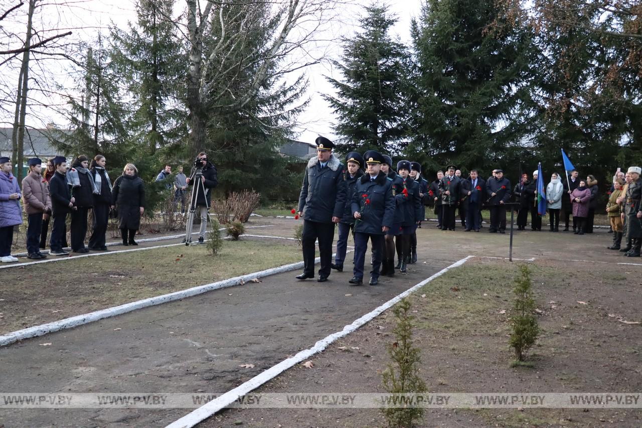 В Пинском районе почтили память трагически погибшего 80 лет назад прокурора Виктора Морозова