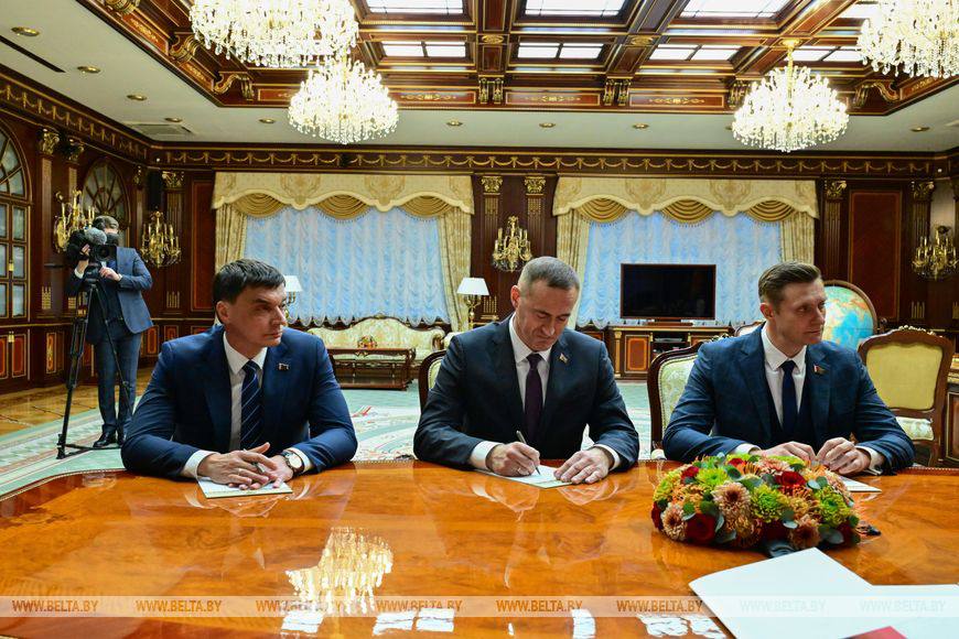 Союзный юбилей, обещание Путина, из актера в министры, наука ученым и супершоу. Итоги недели Президента