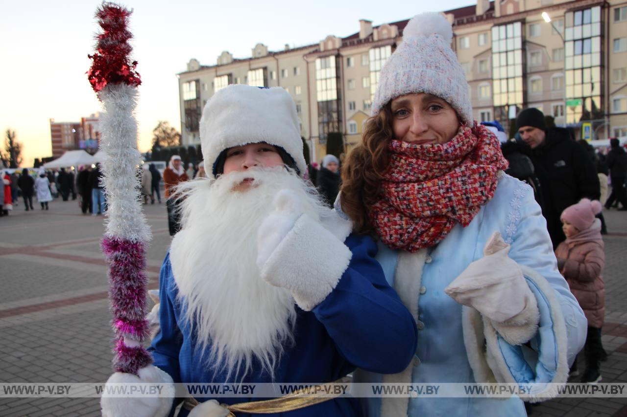 Торжественное открытие новогодней елки в Пинске