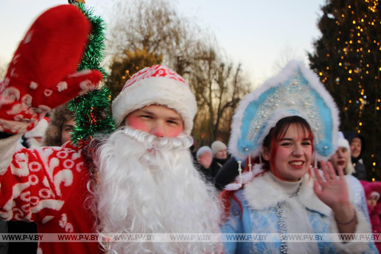 Торжественное открытие новогодней елки в Пинске