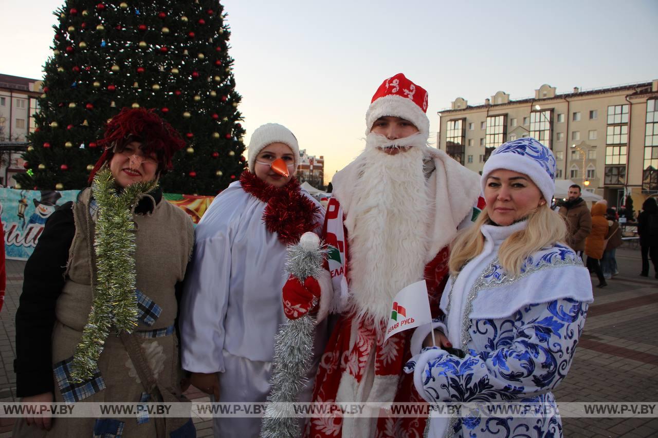 Торжественное открытие новогодней елки в Пинске