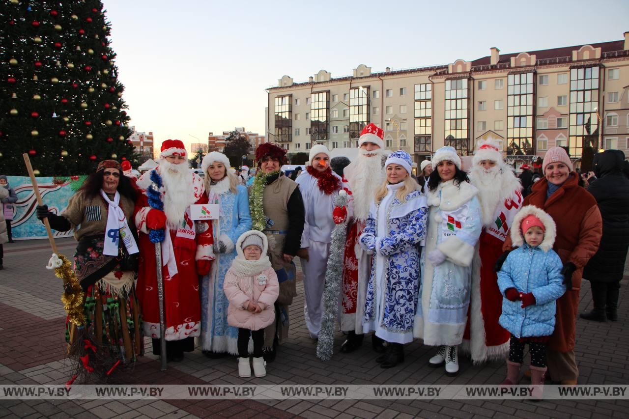 Торжественное открытие новогодней елки в Пинске