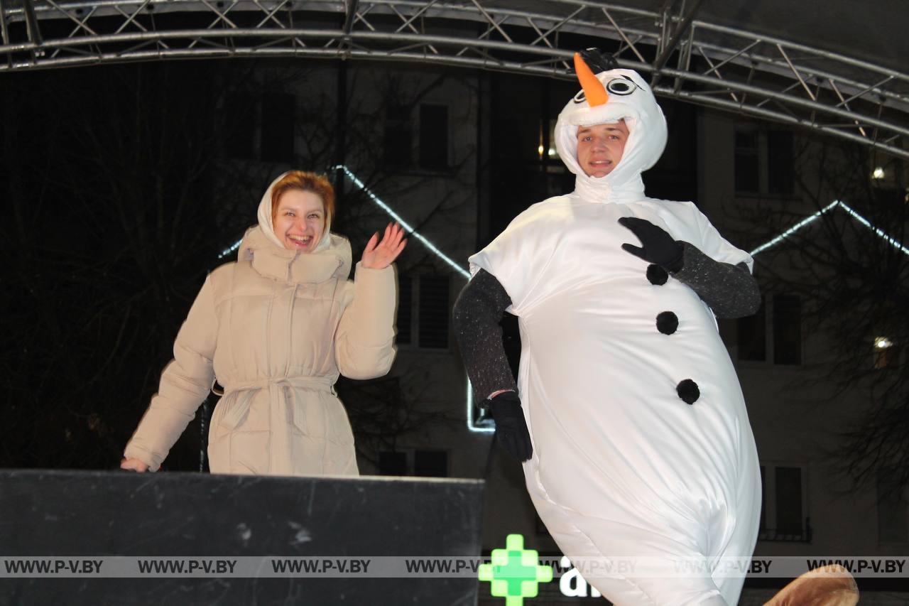 Торжественное открытие новогодней елки в Пинске