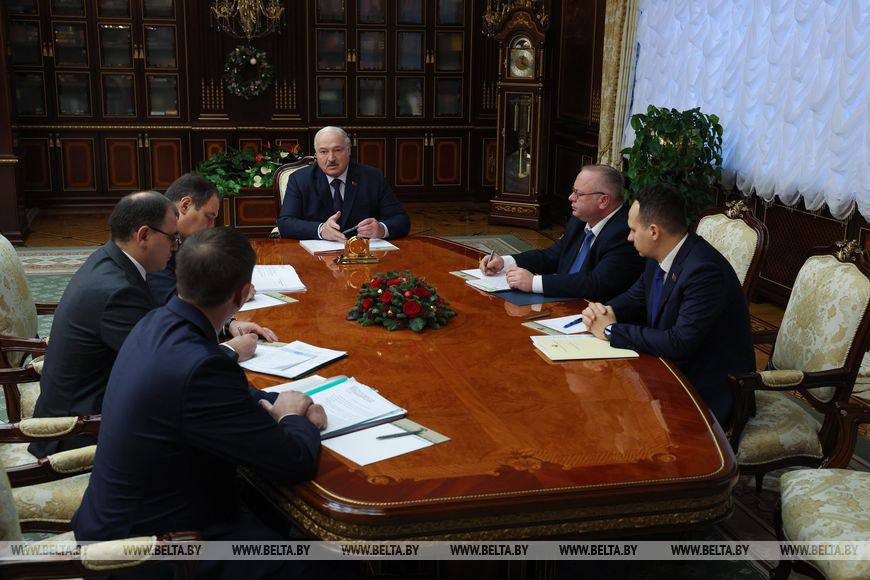 Россия, Китай и дальняя дуга. Подробности совещания у Лукашенко по развитию в Беларуси машиностроения