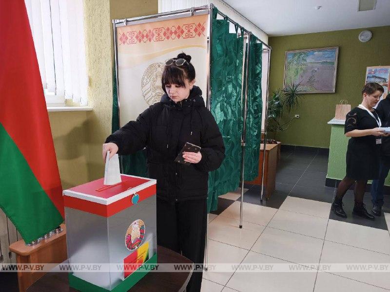 Голосуют жители Парохонска Голосуют жители Парохонска