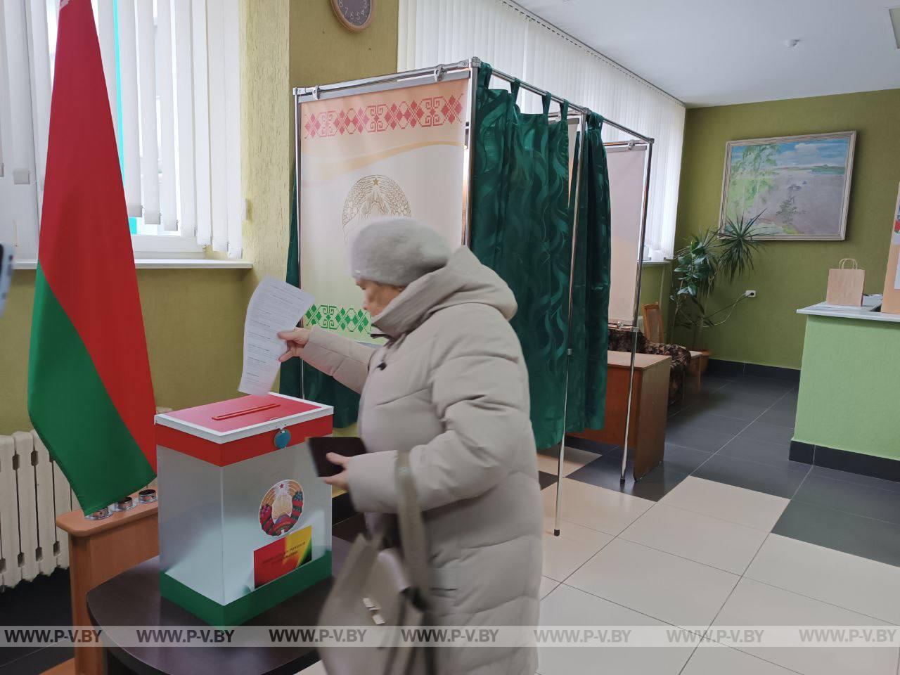 В агрогородке Парохонск началось досрочное голосование на выборах Президента Республики Беларусь