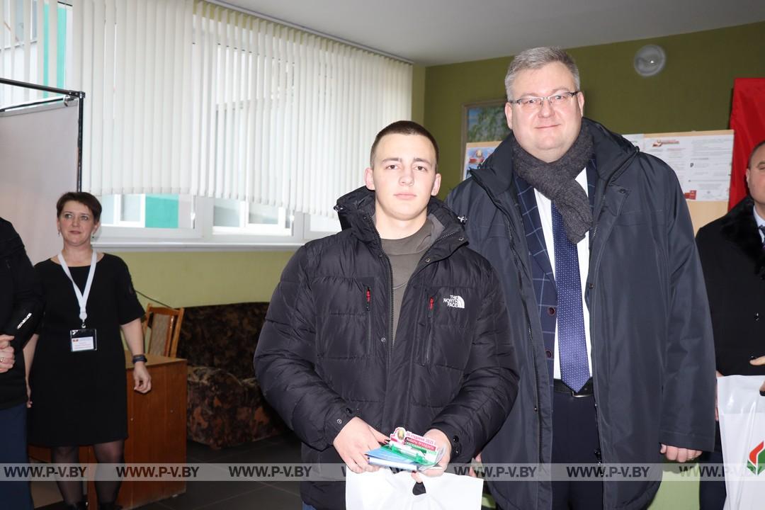 Голосуют жители Парохонска