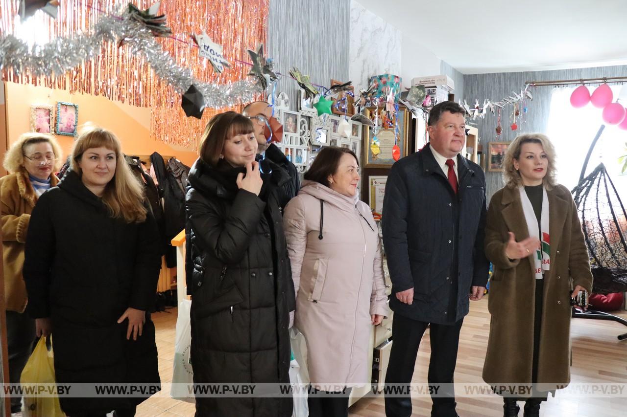 Сходили в гости к ребятам из домов семейного типа