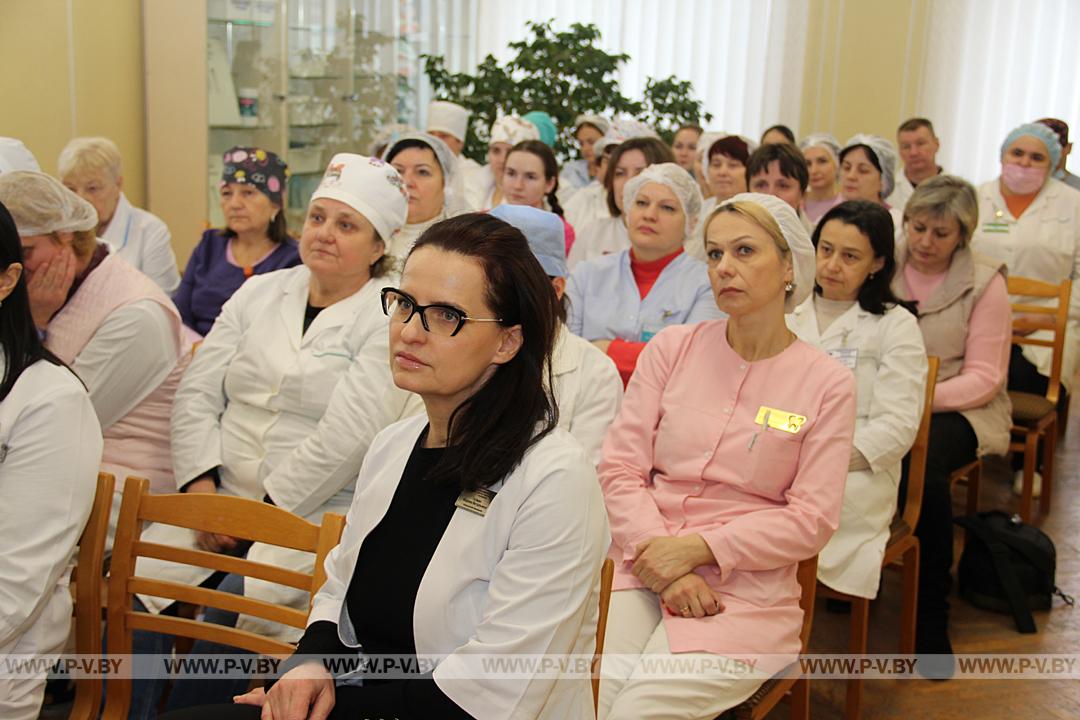 Информационная группа во главе с Николаем Новаком провела встречу с коллективом детской стоматологической поликлиники