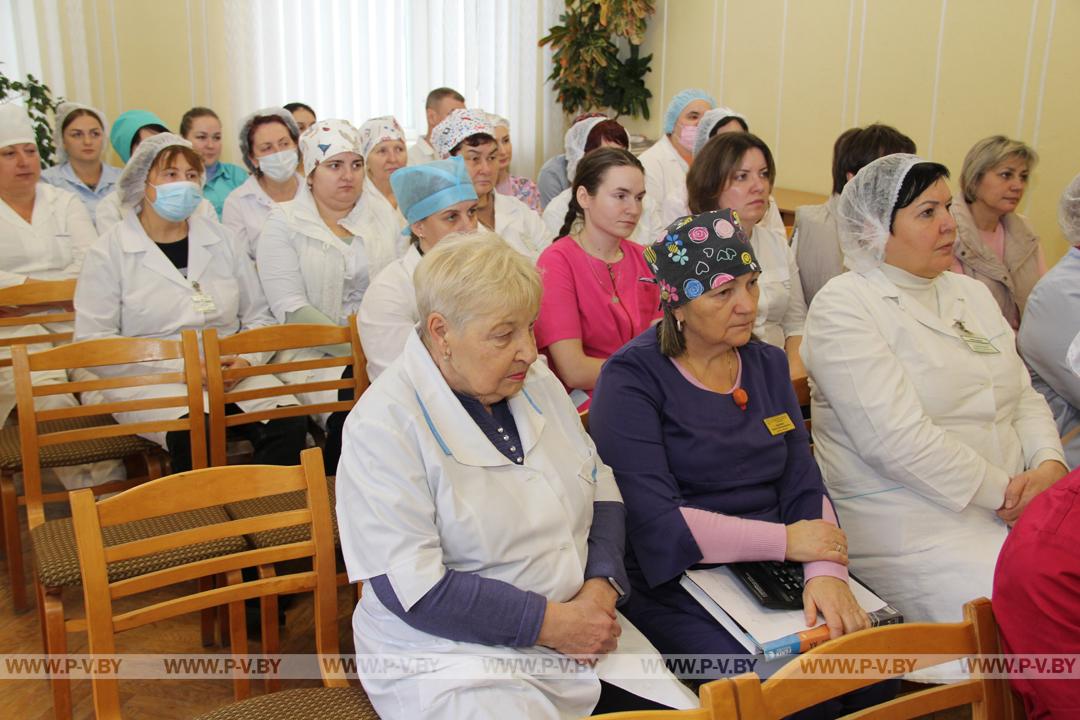 Информационная группа во главе с Николаем Новаком провела встречу с коллективом детской стоматологической поликлиники