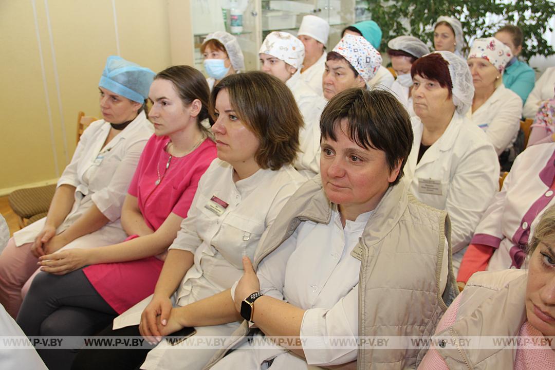 Информационная группа во главе с Николаем Новаком провела встречу с коллективом детской стоматологической поликлиники
