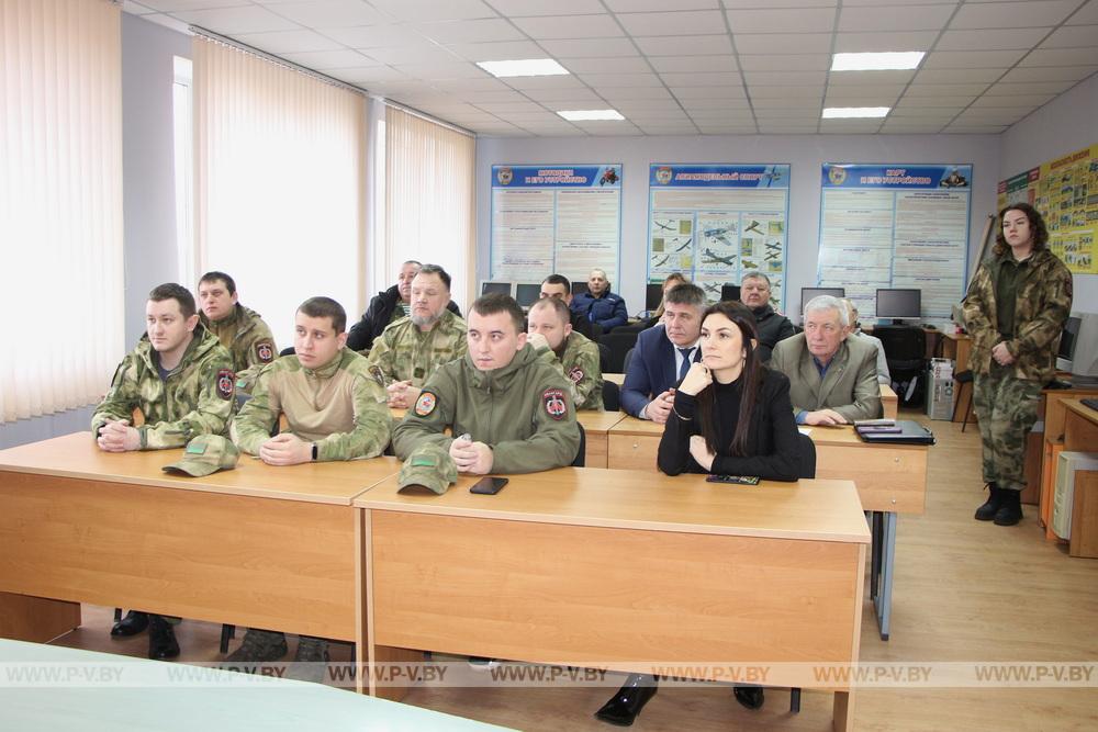 В Пинском районе взаимодействие обсудили представители власти и патриоты из ДОСААФ