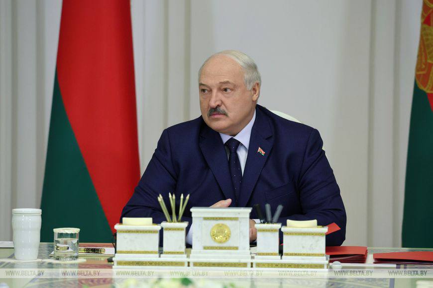 Кадровая перезагрузка, экономные инвестиции, байк для Лукашенко и пятилетка качества. Итоги недели Президента