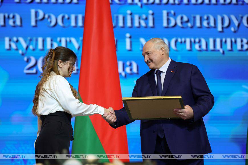 Рождественские тезисы о главном, взгляд в будущее и вода минчанам. Итоги недели Президента