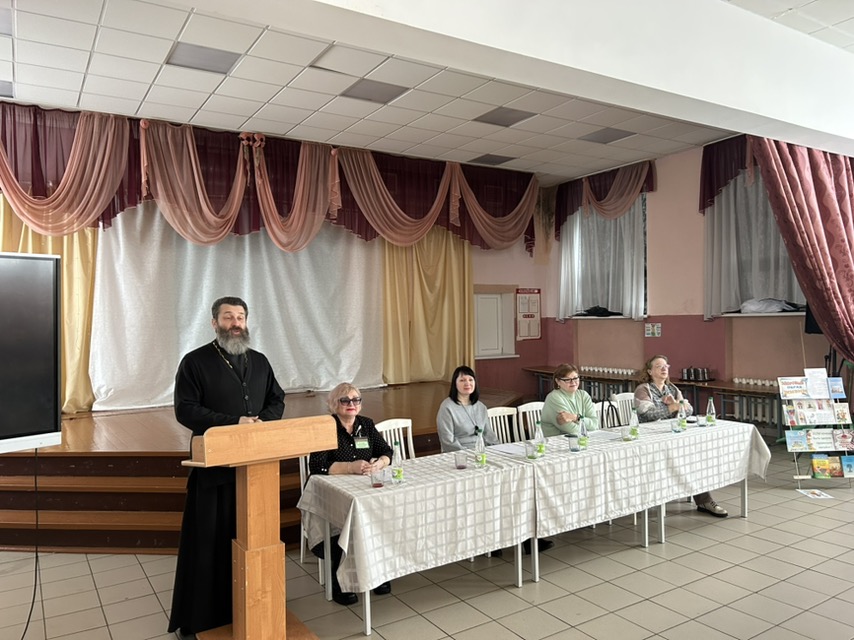 Ребята из средней школы № 12 участвовали в семинаре, дегустировали блюда школьной столовой