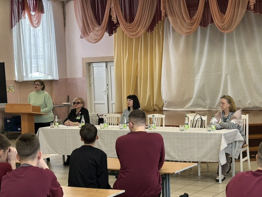 Ребята из средней школы № 12 участвовали в семинаре, дегустировали блюда школьной столовой