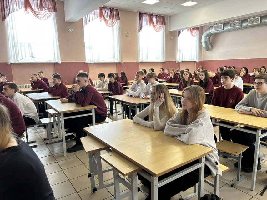 Ребята из средней школы № 12 участвовали в семинаре, дегустировали блюда школьной столовой