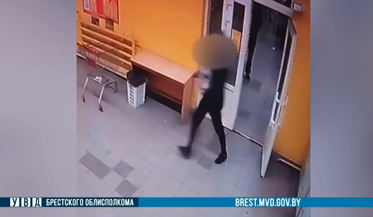 В Пинске незадачливый грабитель вынес ящик вина
