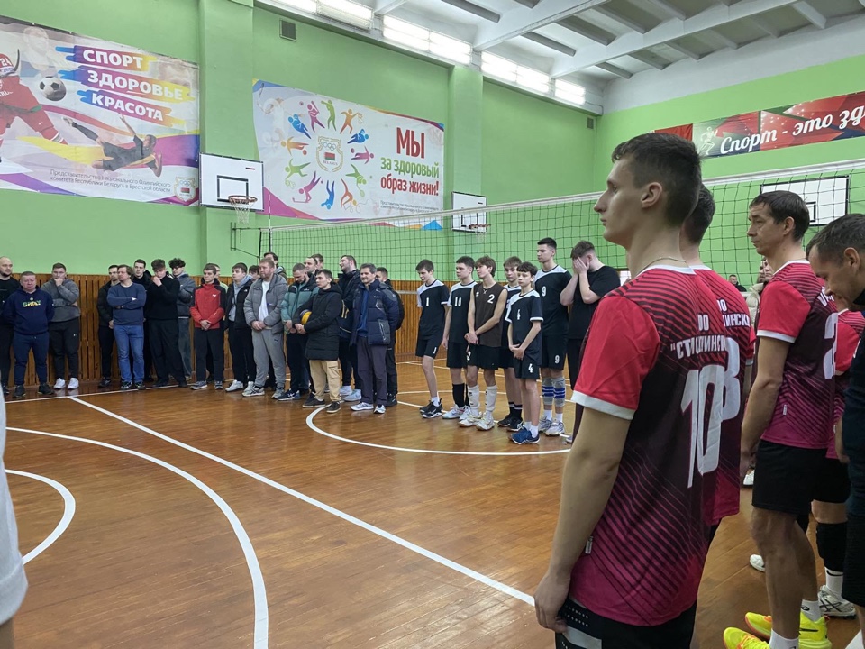 Известны результаты первого тура чемпионата Пинского района по волейболу
