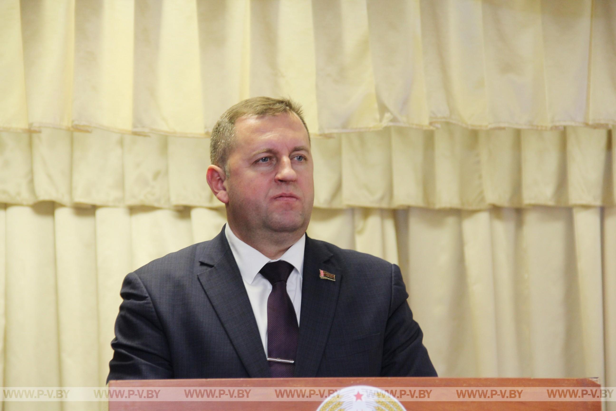 Николай Новак во главе информационной группы провел встречу с педагогическим коллективом средней школы № 6
