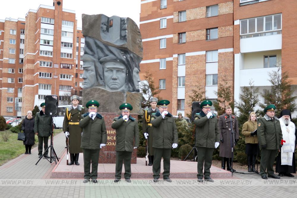 Пинские пограничники приняли международную Эстафету Победы